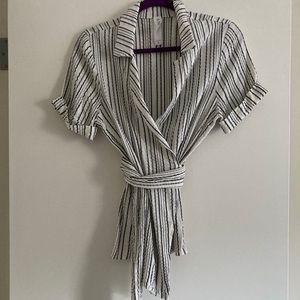 ✨SOLD✨ Anthropologie NWOT Wrap Shirt